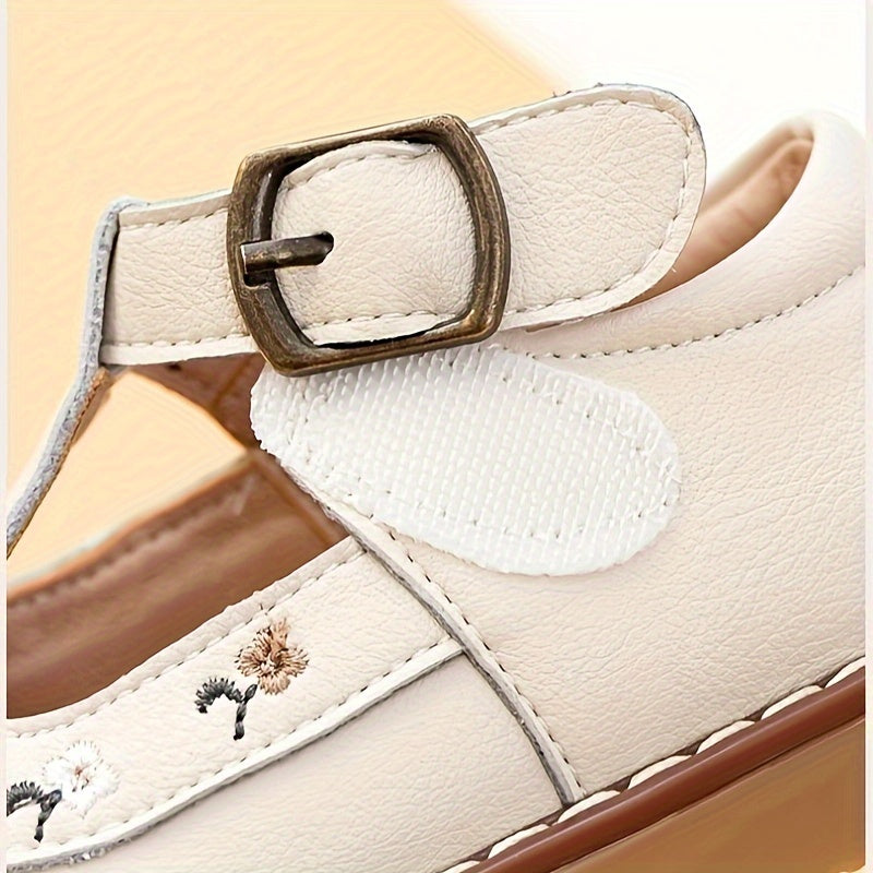 Qizlar uchun tikilgan gullar bilan bezatilgan tekis poyabzal, bahor, yoz va kuz uchun havo o'tkazuvchi va sirpanmaydigan.