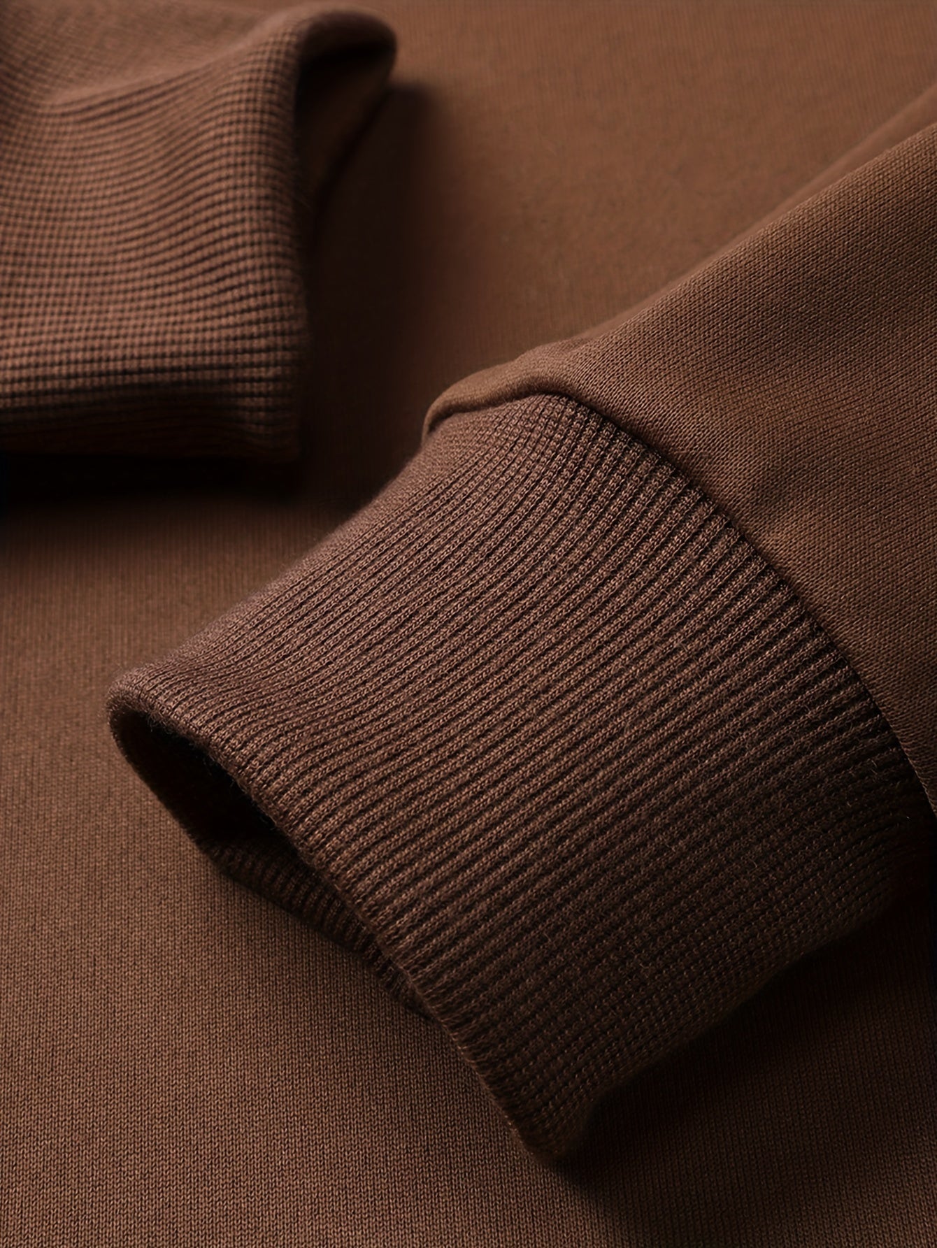 Men's Long Sleeve Hooded Sweatshirt and Threaded Sweatpants Set for Spring and Autumn