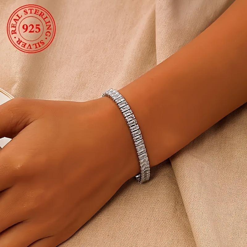 Ajoyib vintage boho uslubidagi bilaguzuk, hashamatli 925 sterling kumush va porloq kubik zirkoniyadan tayyorlangan - Gippoallergen va ayollar uchun sovg'a sifatida mukammal.