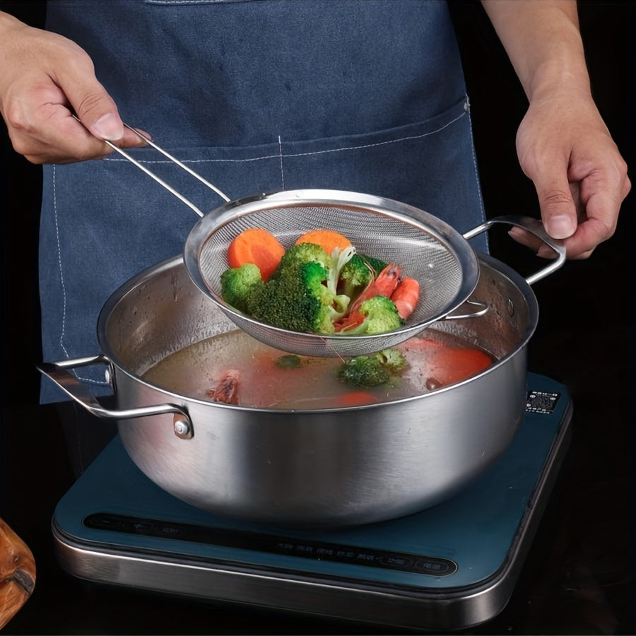 Основные кухонные инструменты: Набор из 3-х мелкоячеистых сит из нержавеющей стали - маленький, средний и большой размеры с прочной ручкой и крючком - идеально подходит для отжима сока, соевого молока и многого другого. Включает кухонные аксессуары.