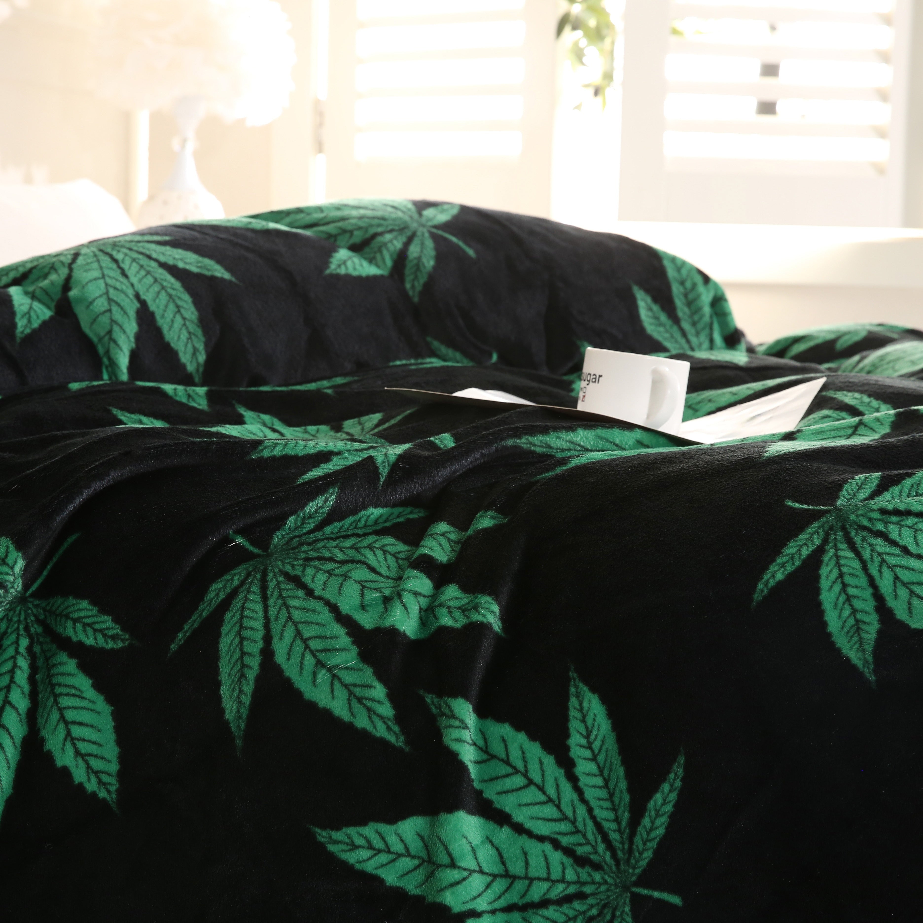 Rustic Style Flannel Blanket with Marijuana Leaf Print for Couch Bed and Travel