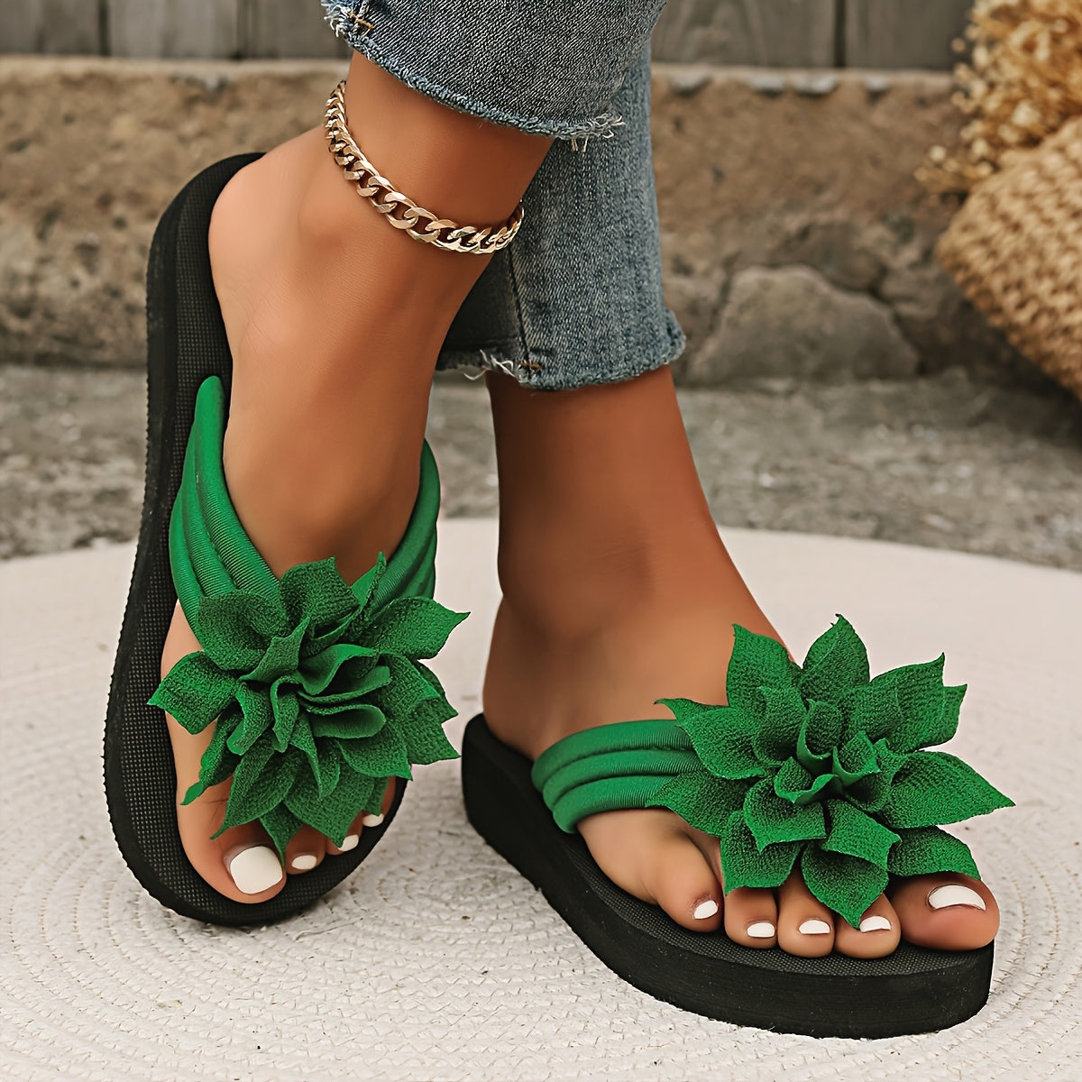 Women's Black Floral Slide Sandals with Open-Toe EVA Sole