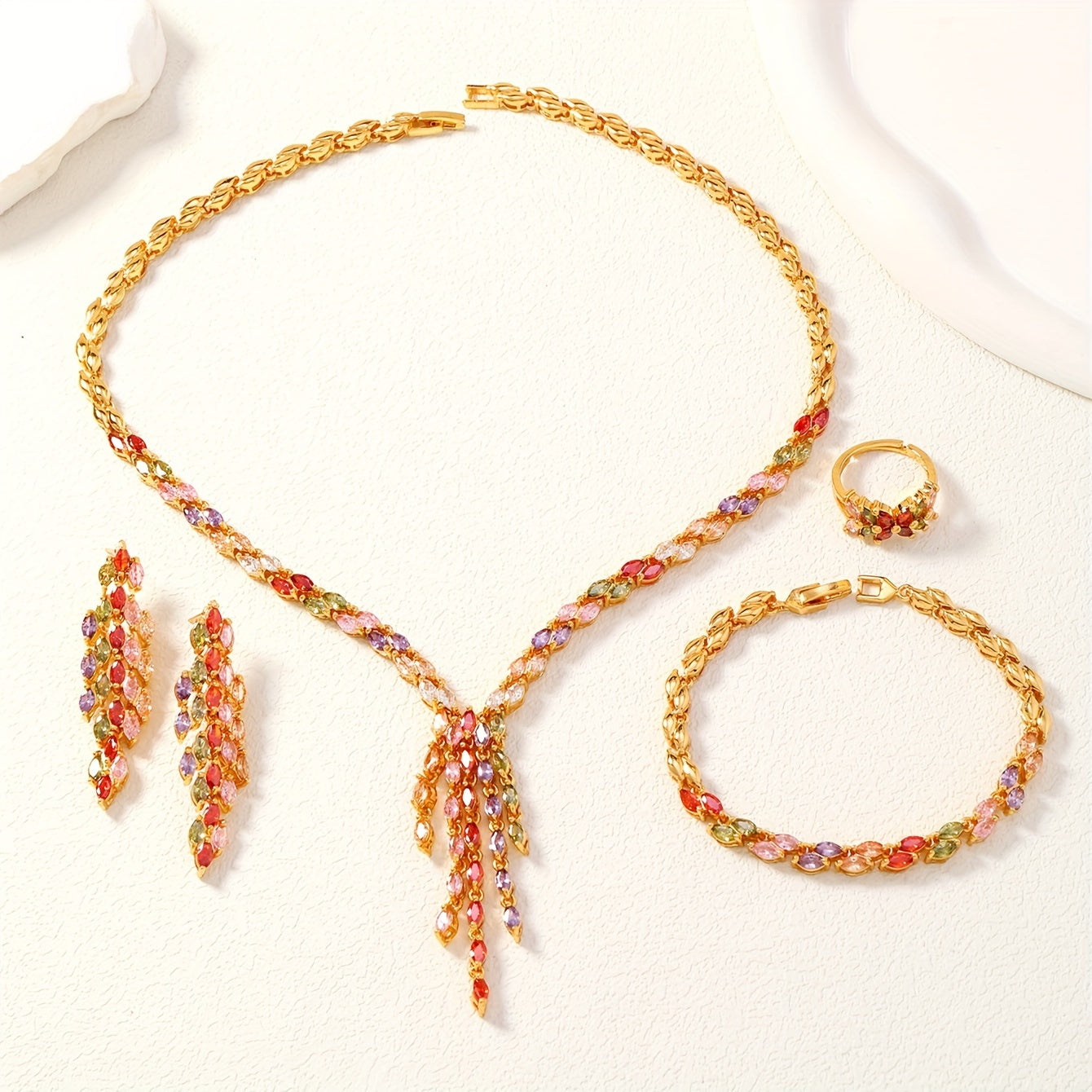 Conjunto de joyería nupcial de Oriente Medio y Arabia Saudita con collar, pulsera, pendientes y anillo de cobre con zirconia cúbica para mujer