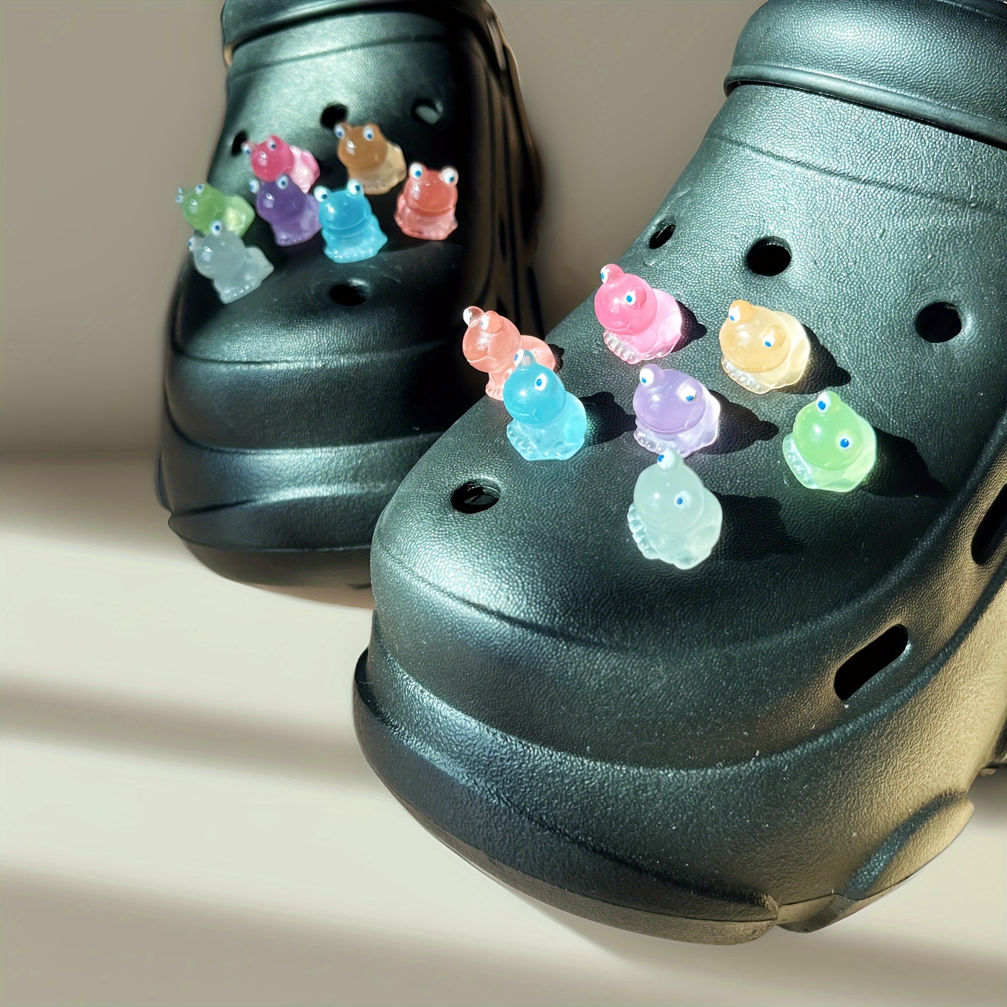 Unisex Resin Frog Shoe Charms for Clogs and Sandals, Glowing, Pack of 14
