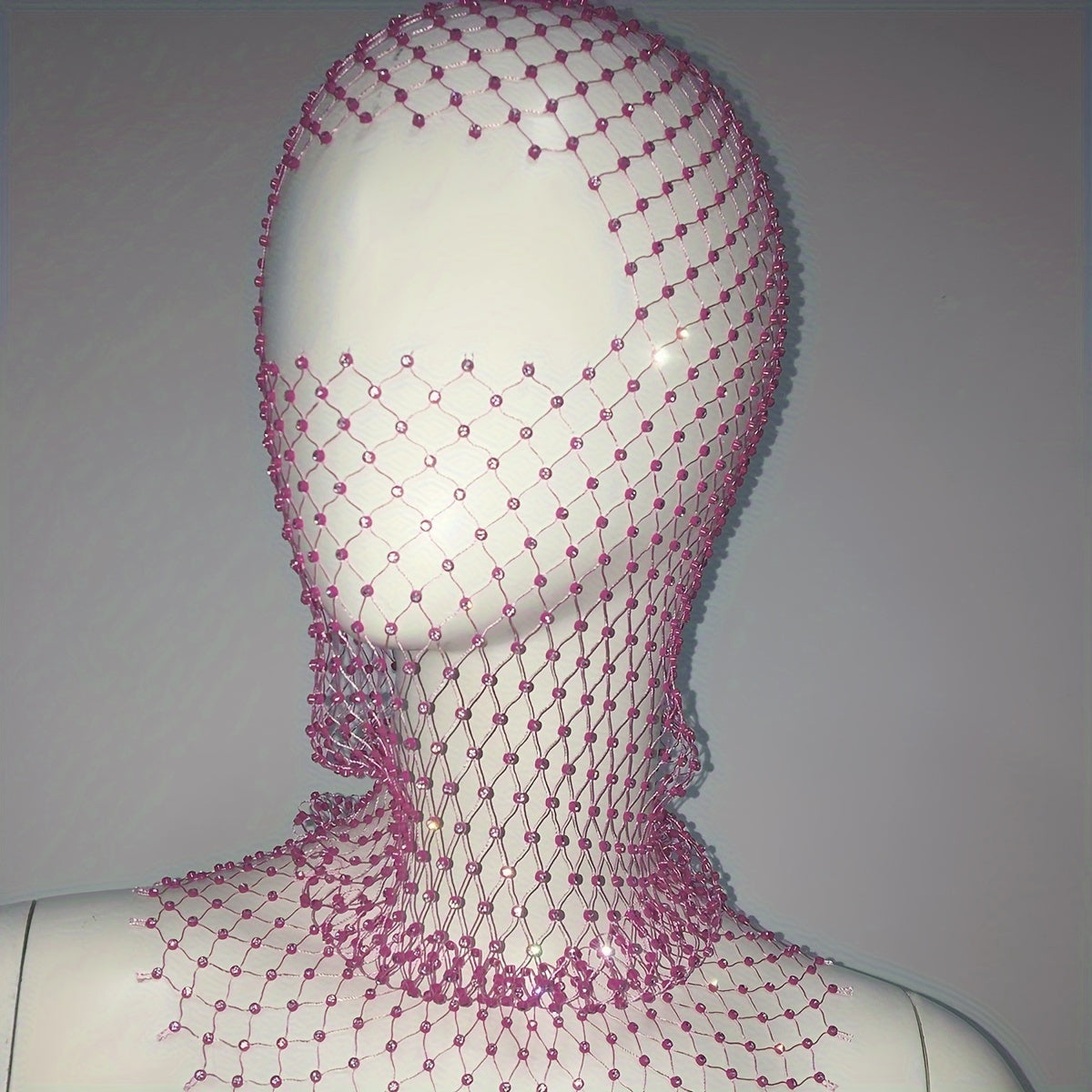 Стильная сетчатая маска в виде решетки с пустотами и инкрустацией стразами для женщин