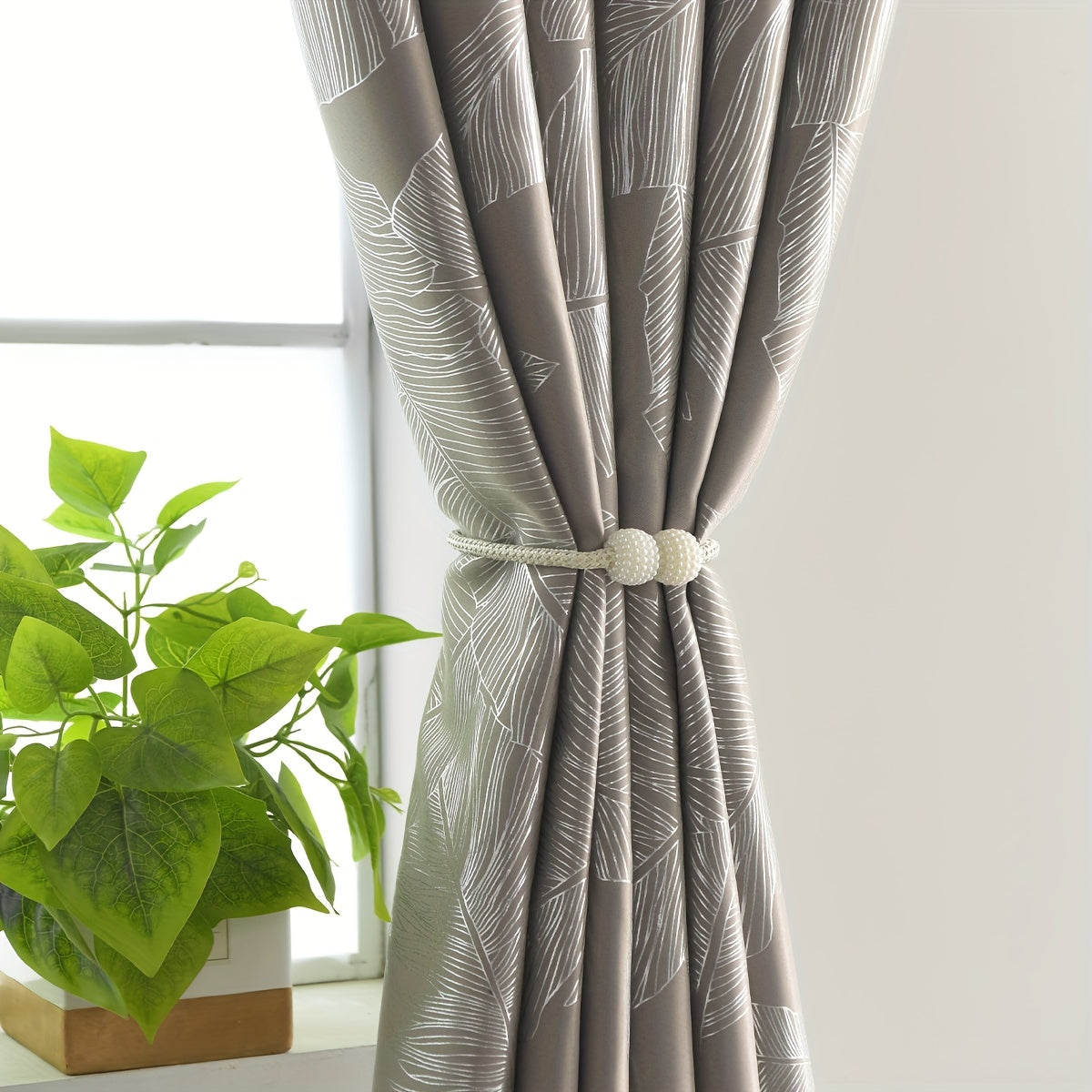 Cortinas blackout con patrón de hojas plateadas negras para sala de estar, dormitorio y cocina