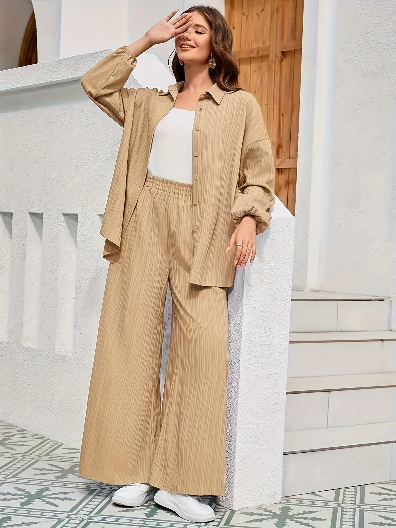 Women's Polyester Suit Set with Reversible Collar for Vacation Style