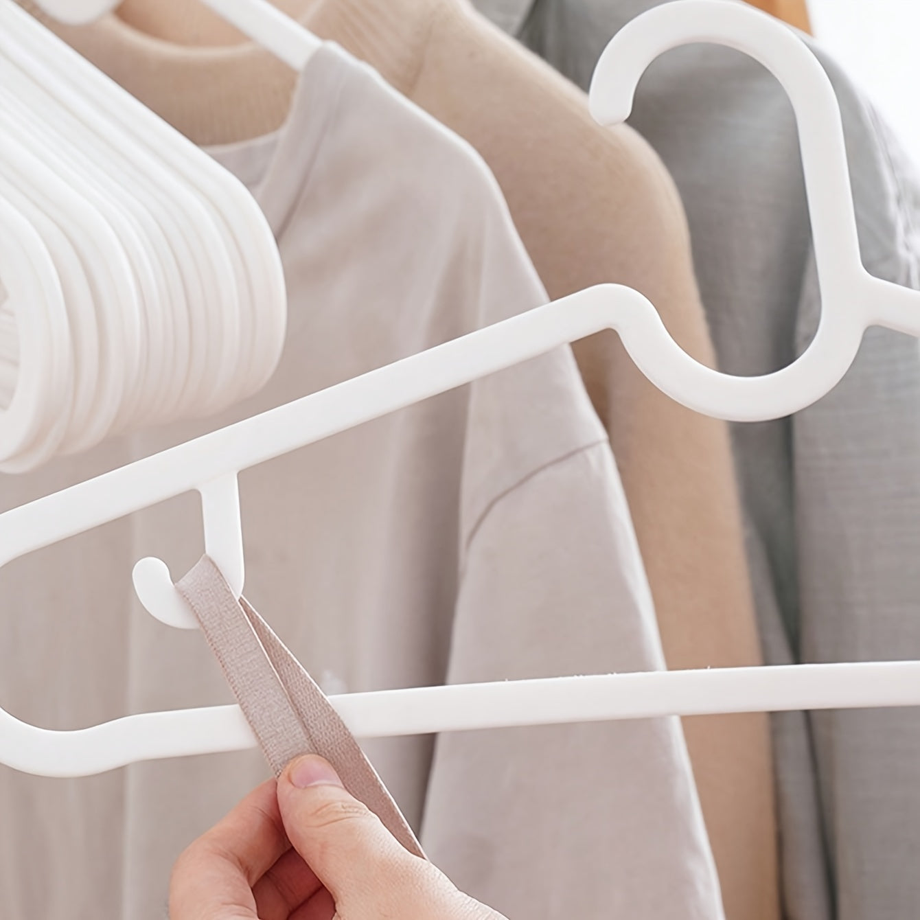 Set of 5 Plastic Space-Saving Clothes Hangers for Home or Dorm