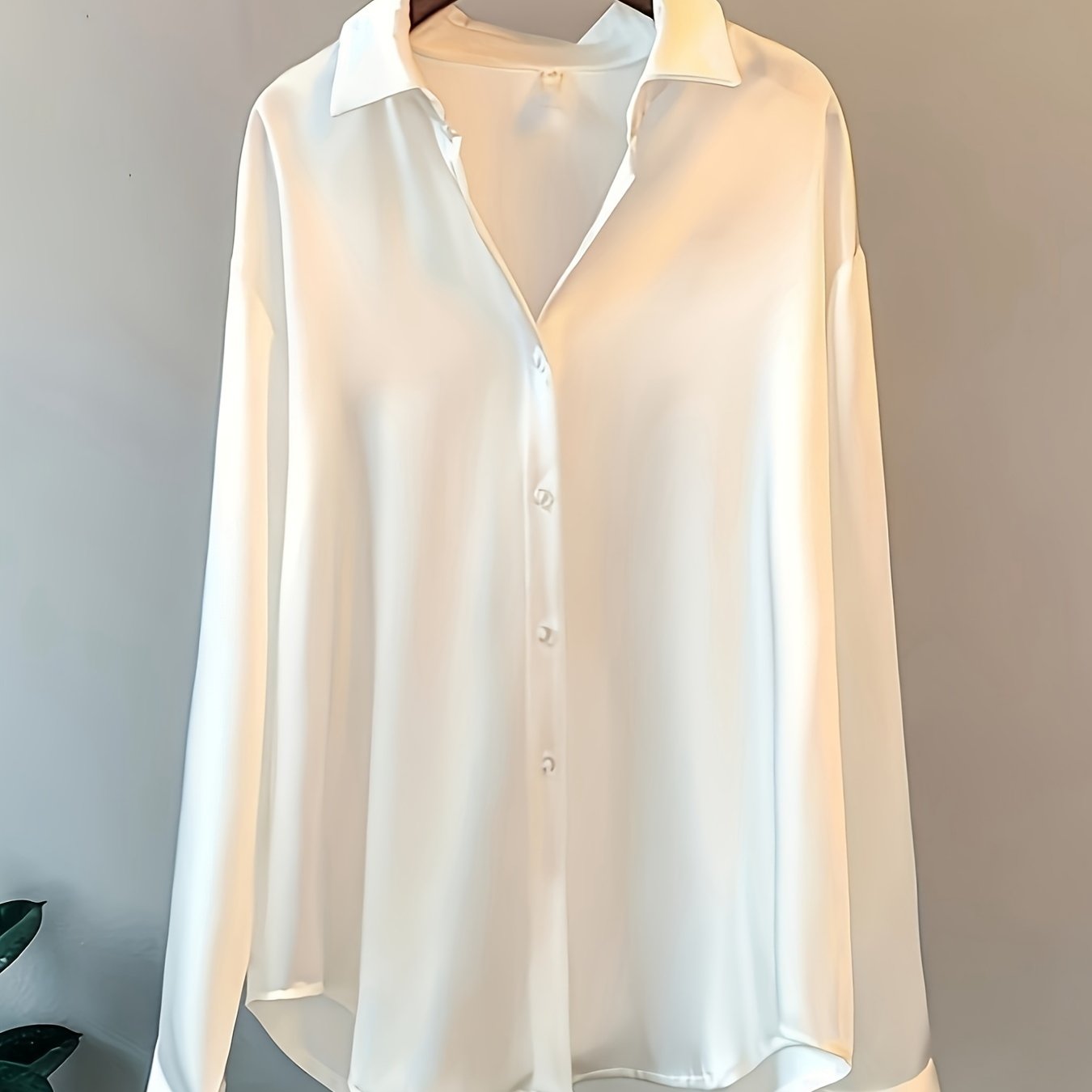Plus Size Black Button-Up Blouse with Collar and Tailored Fit for All Seasons
