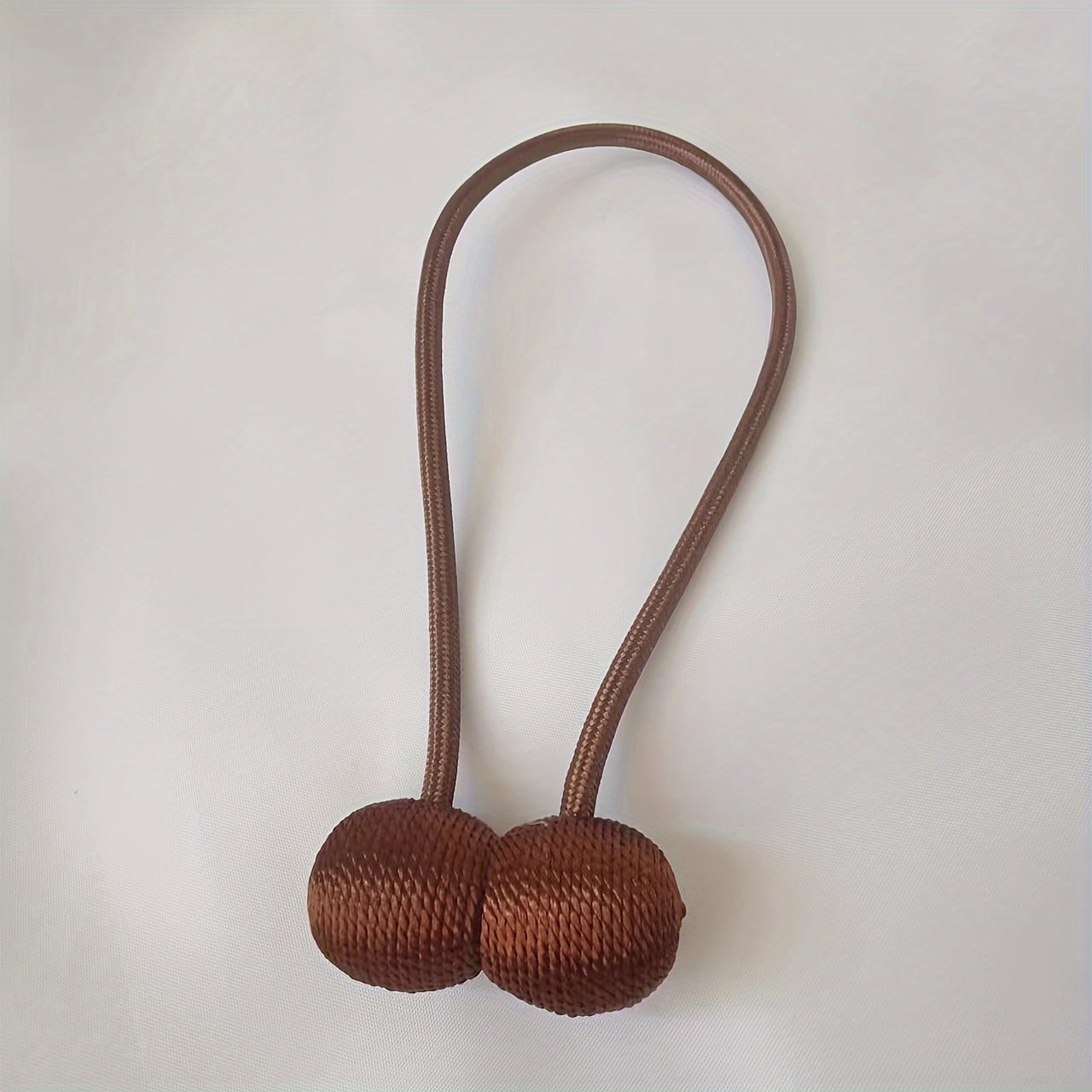 Cierre de cortina magnético con extremos esféricos dorados para soporte de cortina de ducha en baño