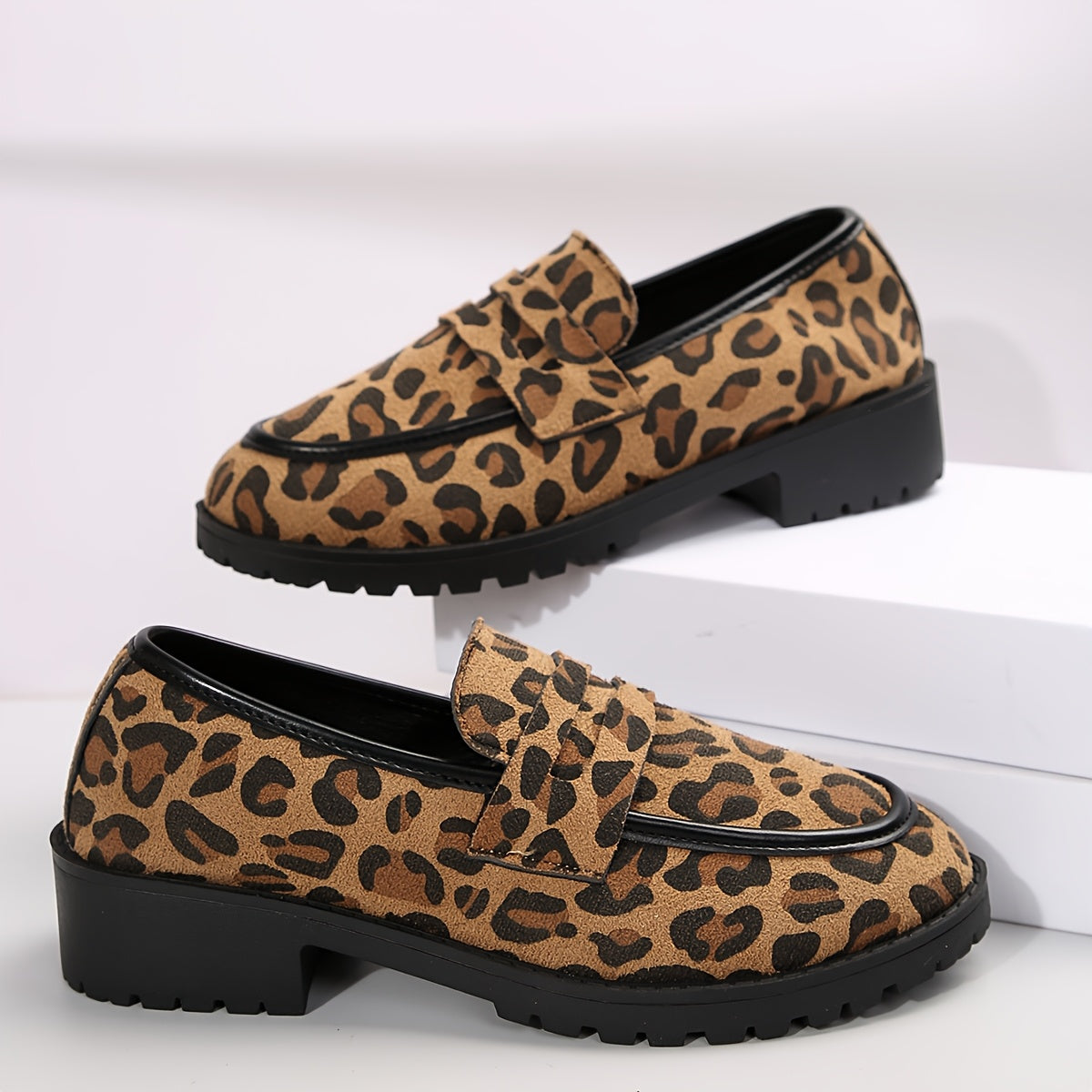 Leopard Print Loafers Slip-On Flats Round Toe Fabric Upper Rubber Sole All-Season Casual Shoes