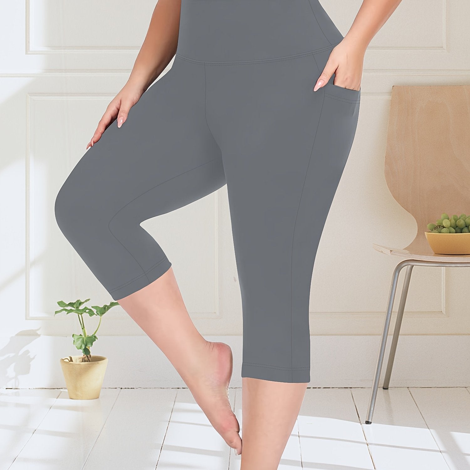 Plus Size High-Waisted Capri Pants Yoga Leggings with Pockets Summer Black