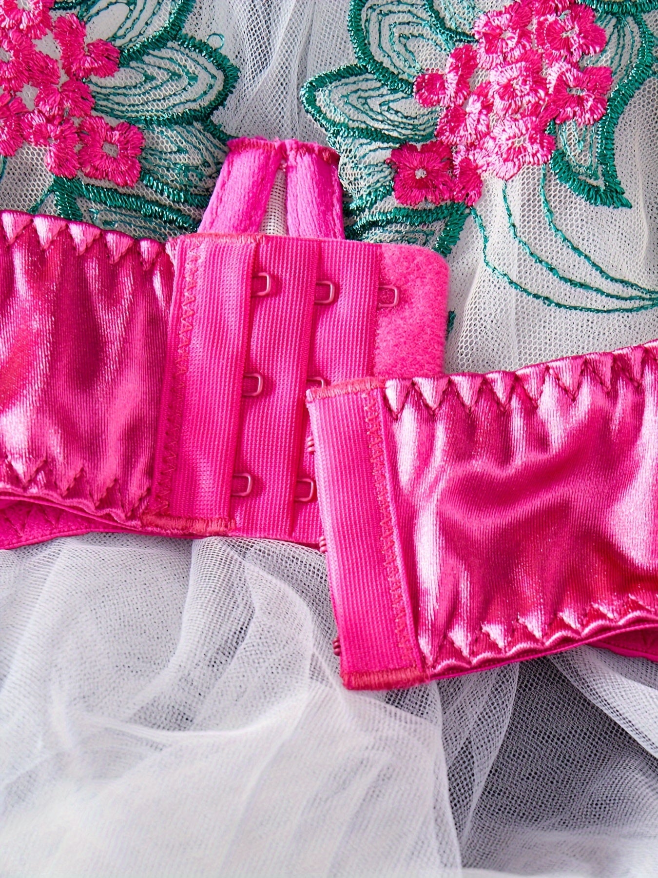 Plus Size Women's Floral Embroidered Mesh Lingerie Set Bra and Thong