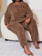 Women's Velvet Warm Pajama Set with Long Sleeve Top and Checkered Pants
