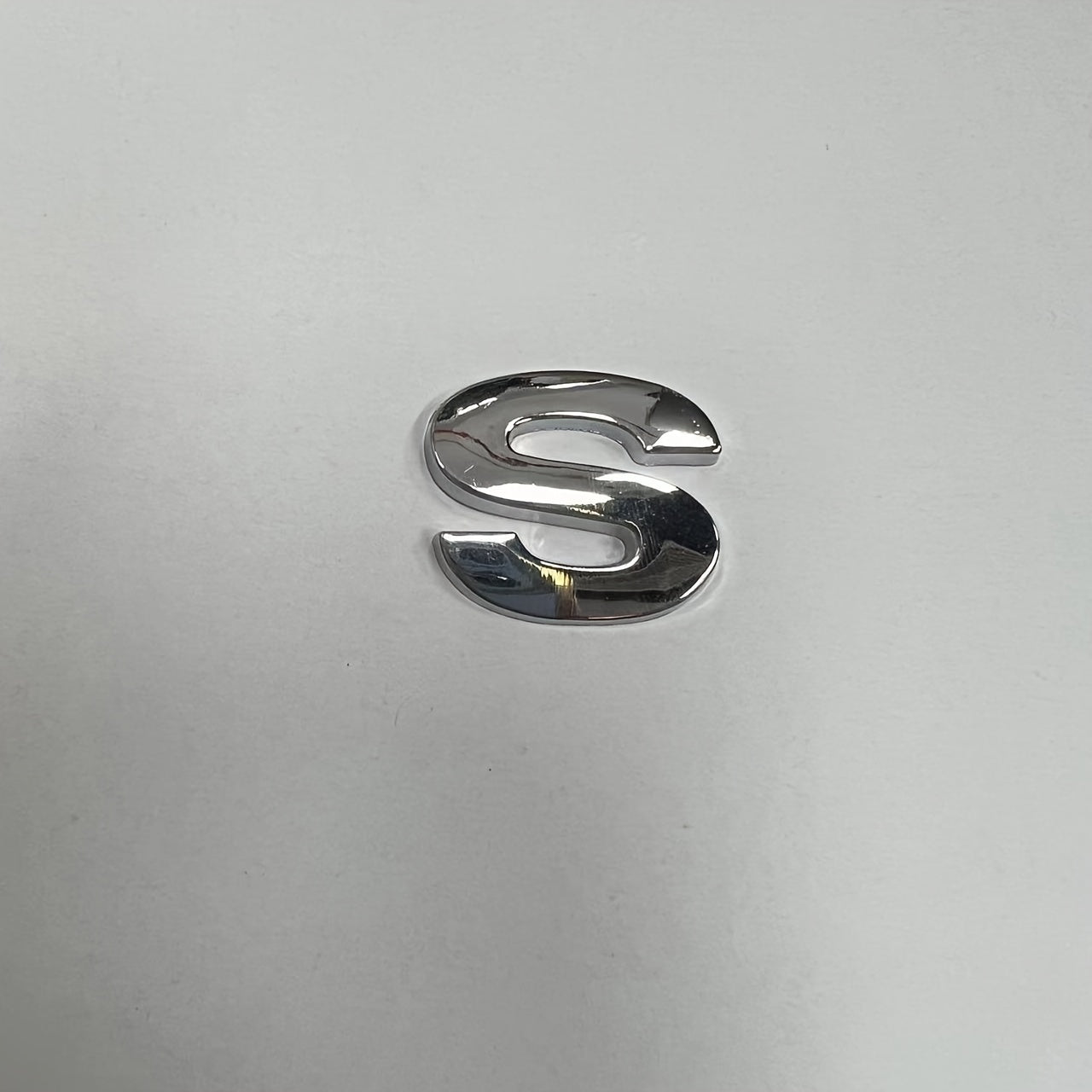 Pegatina para coche con letras y números 3D, emblema dorado y plateado, insignia trasera