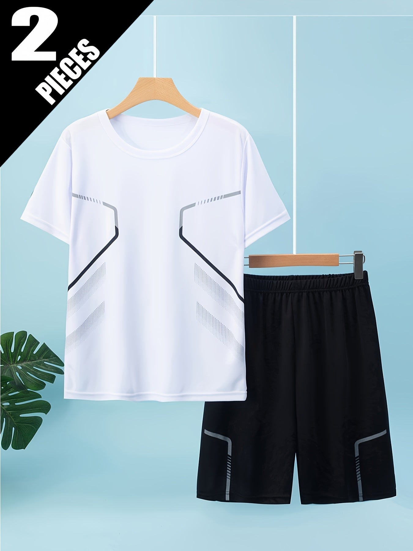 Yoz va bahor uchun ikki qismli yoshlar sport kiyimi, tez quriydigan to'rli bosma yuqori qismi va mos keladigan bosma shortlar bilan birga. Yugurish va futbol kabi ochiq havoda faoliyatlar uchun ideal.