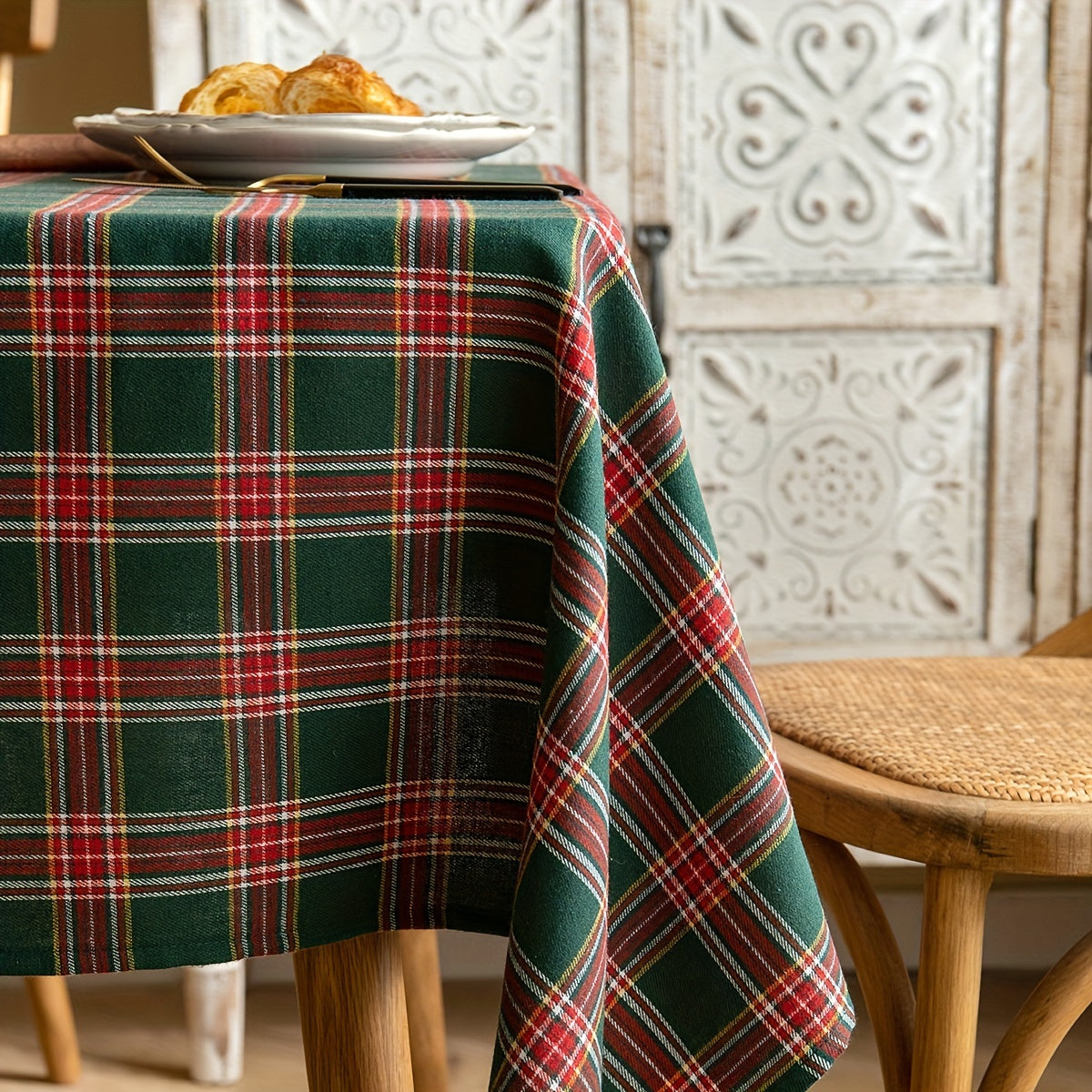 Square Tablecloth Red Green Plaid Christmas Dinner Party Decor Polyester