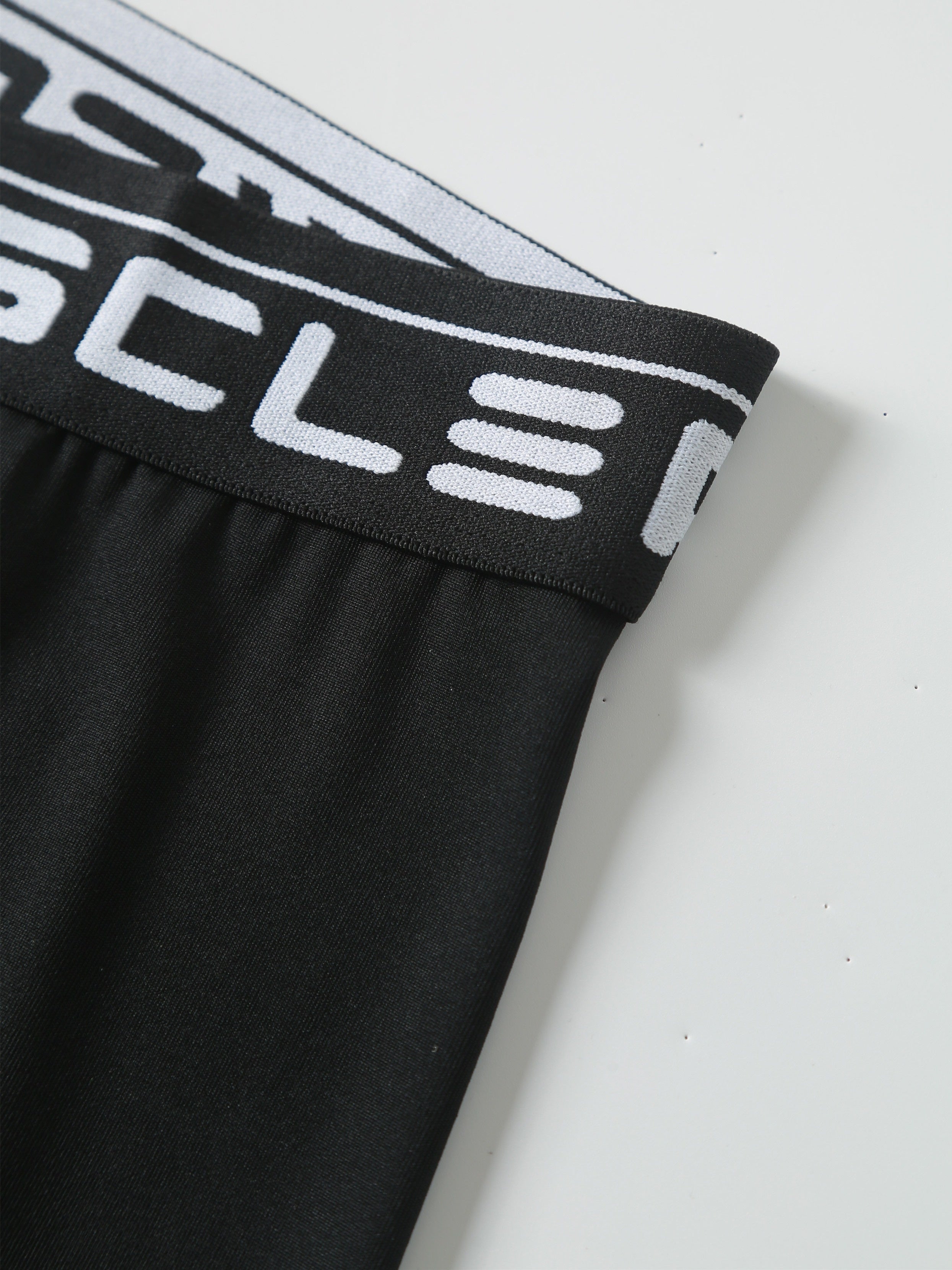 Men's Breathable Quick-Dry Stretch Mesh Panel Capris for Running and Training