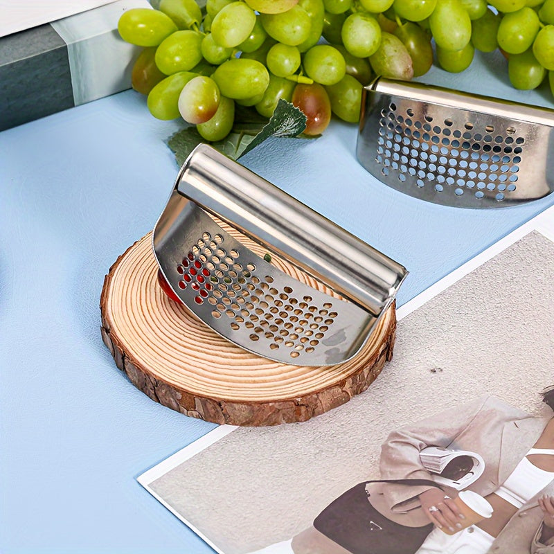 Compact Stainless Steel Garlic and Ginger Mincer Crusher for Kitchen