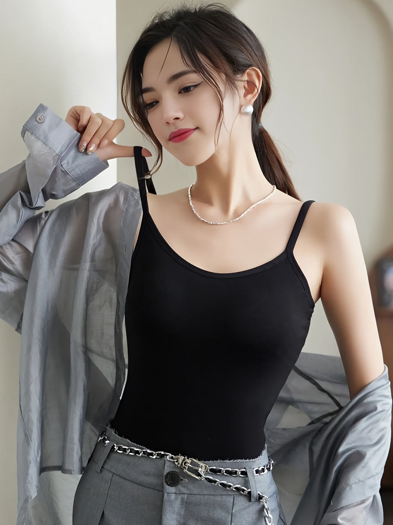 Katta o'lchamlar uchun moslashuvchan belbog'lari va ingichka orqa tafsilotlari bilan 3 ta to'plamda yostiqli kamisol tank ustki. Bahor/yaz uchun mukammal bo'lgan, modal materialidan tayyorlangan, ko'p maqsadli va qulay ichki kiyim to'plami.