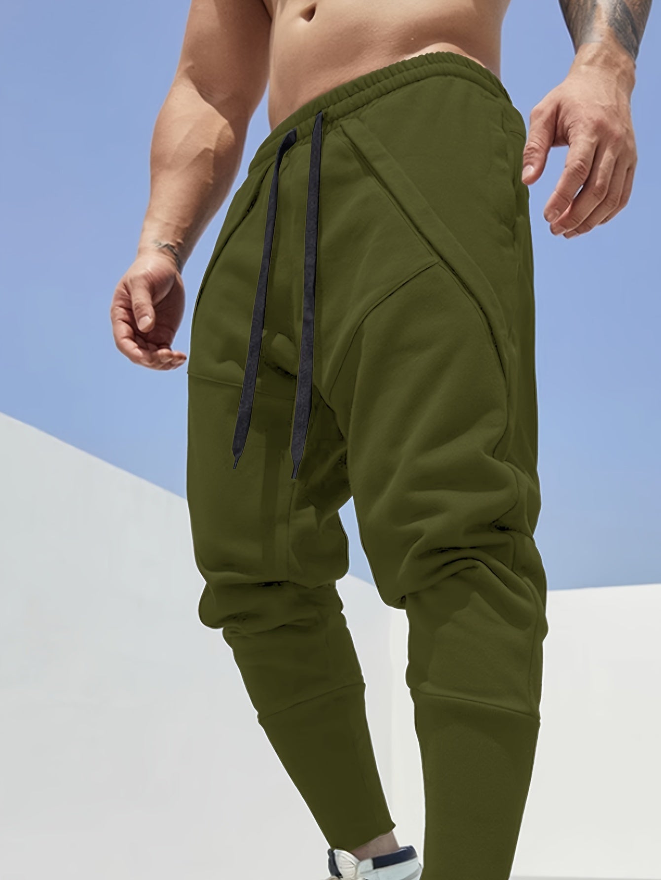 Men's Athletic Sweatpants Tapered Fit Side Pockets Adjustable Drawstring Polyester Solid