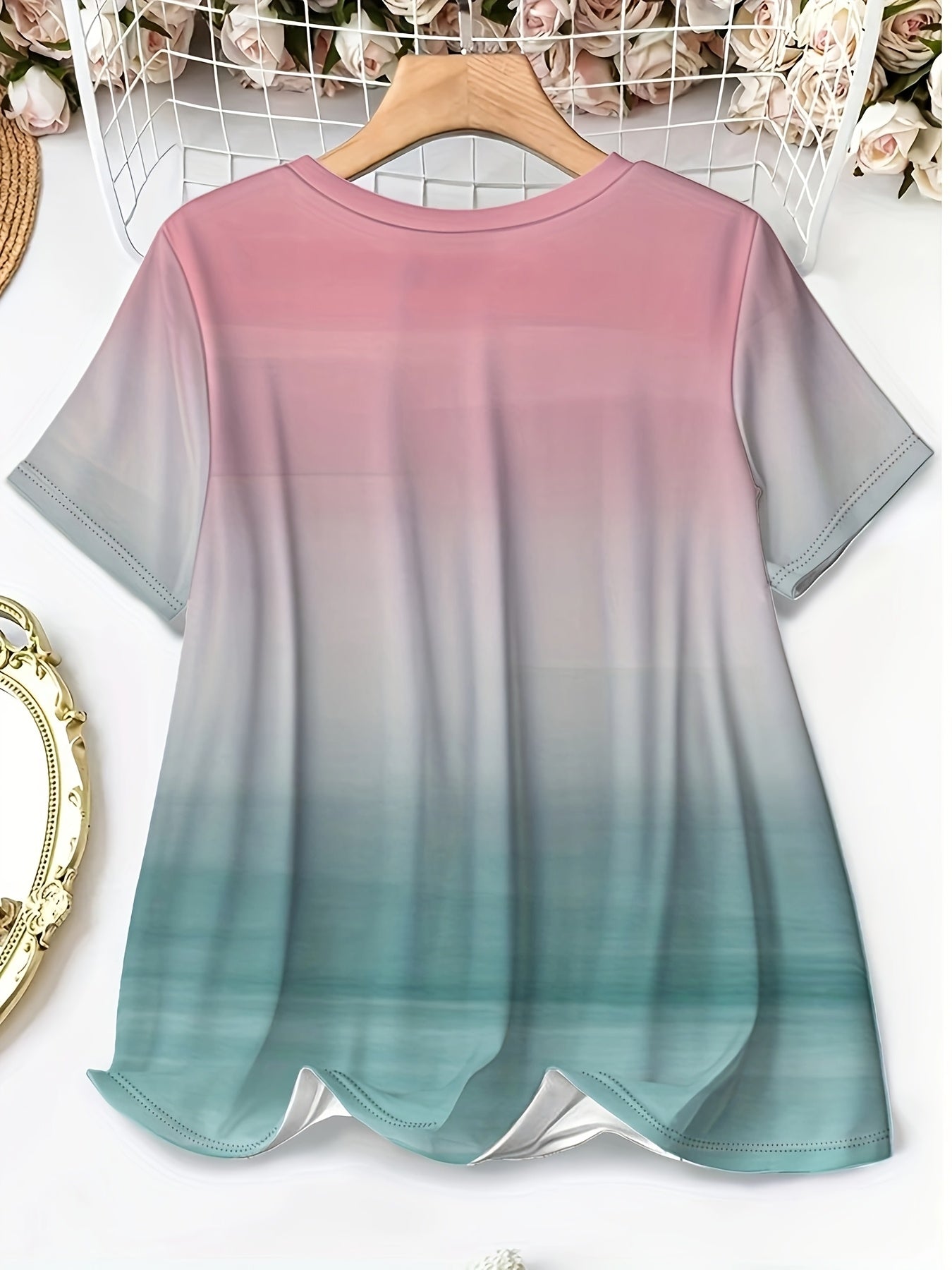 Ayollar uchun kattaroq o'lchamdagi gradient rangli T-shirt yumshoq qisqa qo'lqopli kundalik kofta