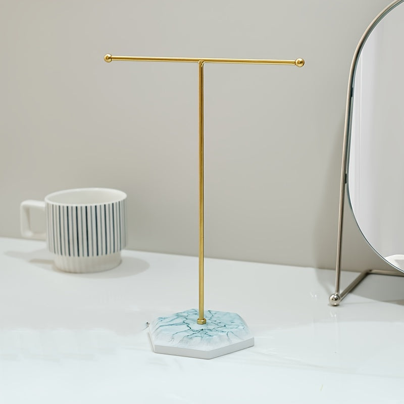 Skandinav uslubidagi zargarlik buyumlarini tashkil etuvchi, ajraladigan MDF ko'rsatkich standi bilan, quloq taqichlari, uzuklar va bilaguzuklar uchun