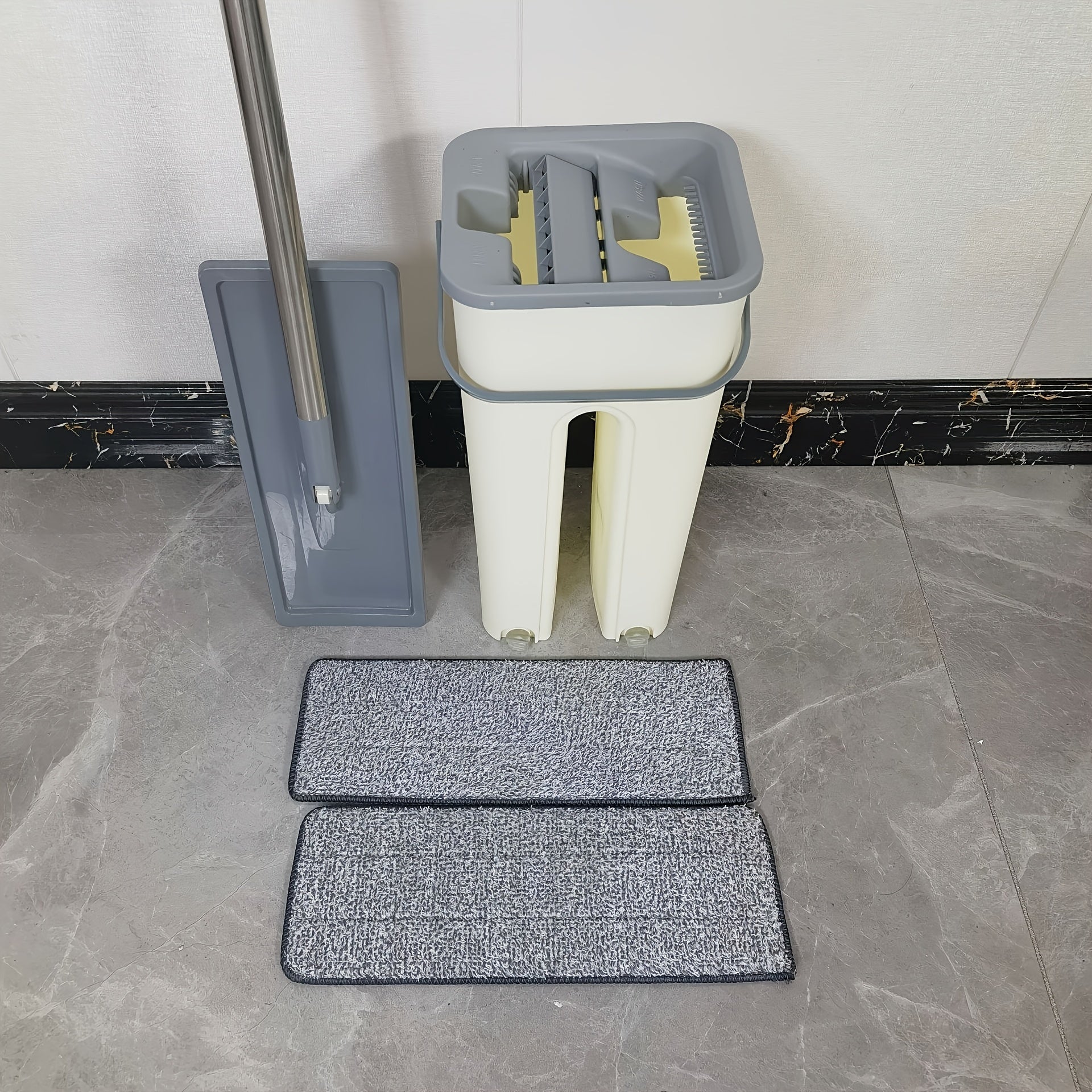 Ikkita mikroto'lqinli pad bilan moslashuvchan aylanuvchi oson tozalanadigan tekis mopu va chelak to'plami - nam va quruq foydalanish uchun mos, oshxona, hammom, yashash xonasi uchun samarali tozalash