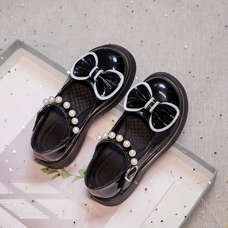 Qizlar uchun yangi yumshoq taglikli tekis poyabzal.