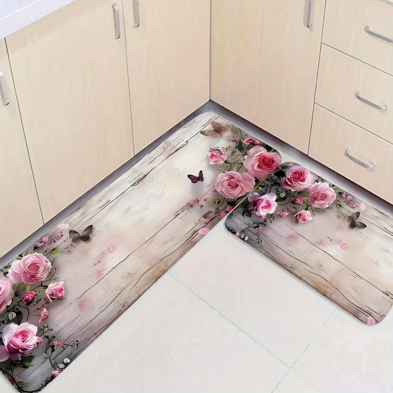 Gul dizayni bilan to‘g‘ri burchakli sirpanmaydigan polyester gilamcha - oshxona, ofis, kirish joyi, yashash xonasi, yotoqxona yoki kir yuvish xonasi uchun - qulaylik va charchamaslik uchun mashinada yuviladigan ichki eshik to‘shagi, PVC orqa qismi bilan.