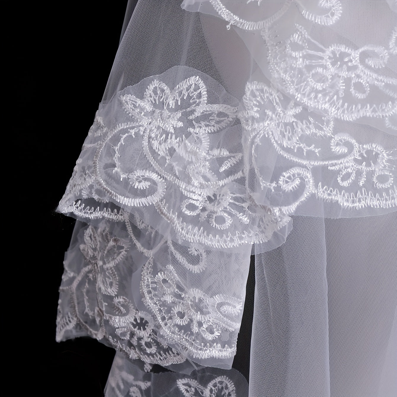 Women's Wedding Veil with Floral Lace Edge Elegant Bridal Accessory