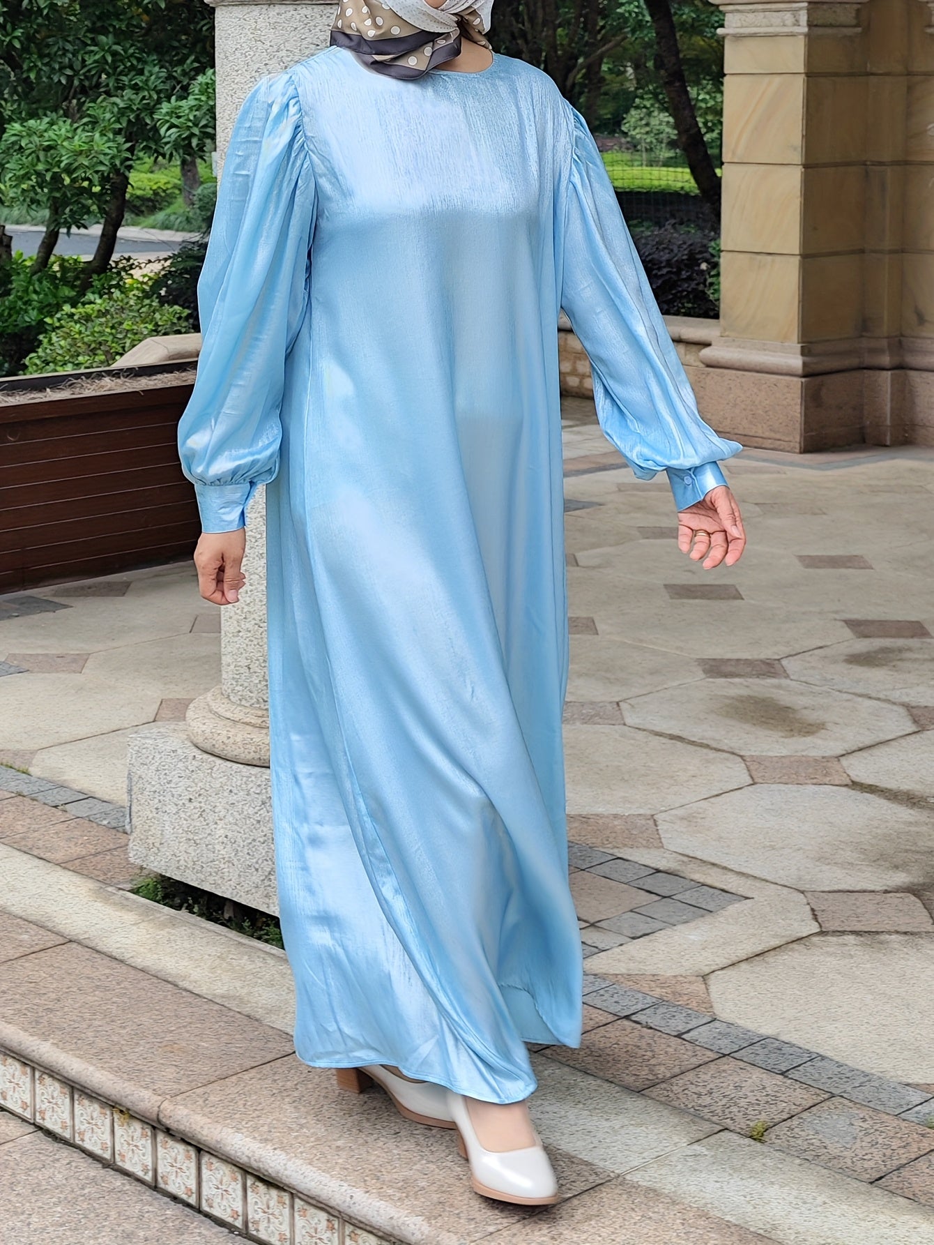 Элегантное платье-кафтан для женщин больших размеров с мерцающим эффектом и длинными рукавами