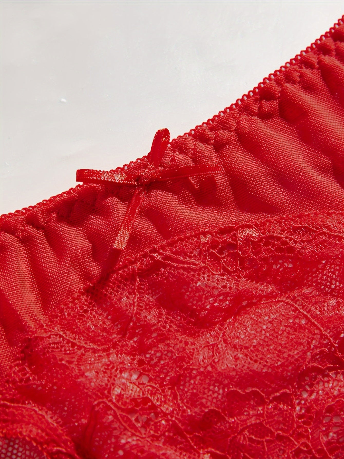 Ayollar uchun ochiq qovuq dantelli ichki kiyim