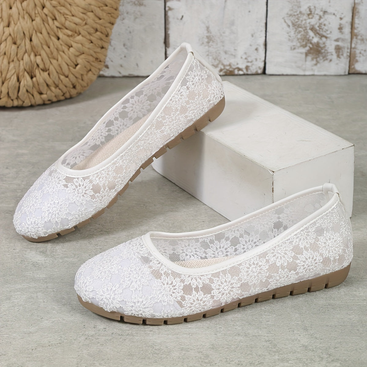 Women's Floral Lace Ballet Flats Breathable Slip-On All-Season Fabric Shoes