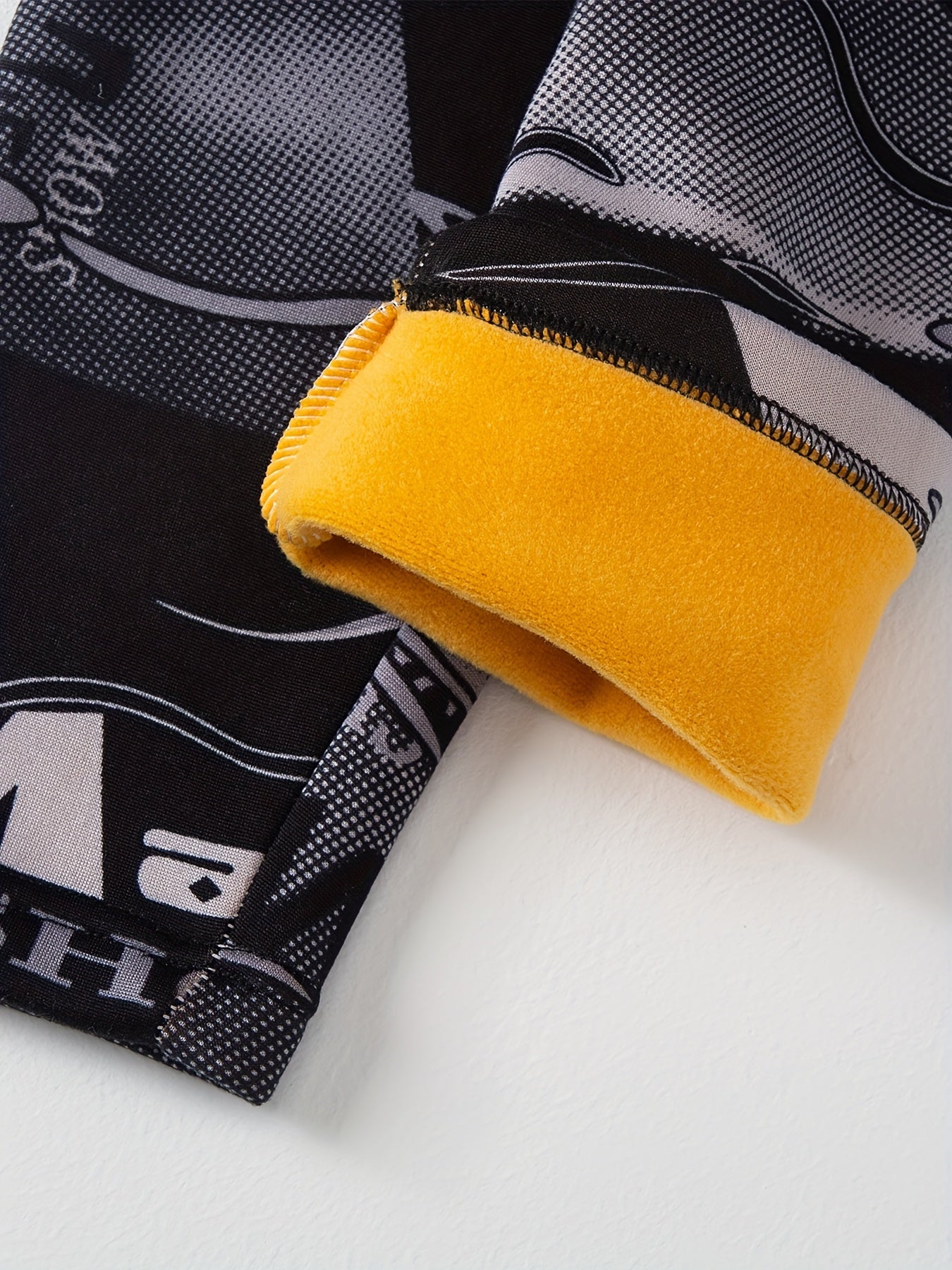 Men's Thermal Underwear Set Camouflage Fleece-Lined Long Sleeve Top and Leggings Winter Skiing