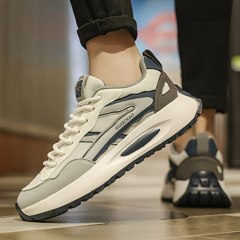 Erkaklar uchun nafas oladigan yengil yugurish poyabzallari bahor va yoz uchun