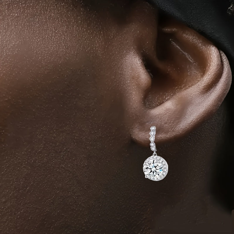 S925 sterling kumushdan tayyorlangan, 18K oltin bilan qoplangan hashamatli moissanite halqalar, har kuni kiyish yoki maxsus tadbirlar uchun mukammal yumaloq halqalar. Onalar kuni uchun ideal sovg'a, chiroyli sovg'a qutisida keladi.