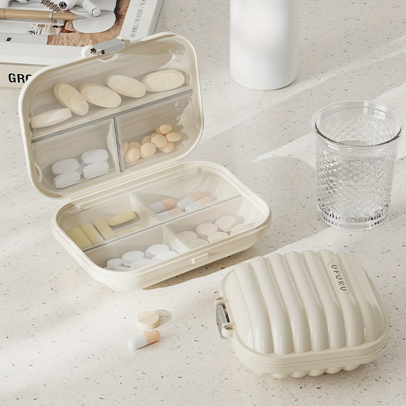 Unisex Plastic Pill Box 7-Day Dispenser Portable Medication Organizer