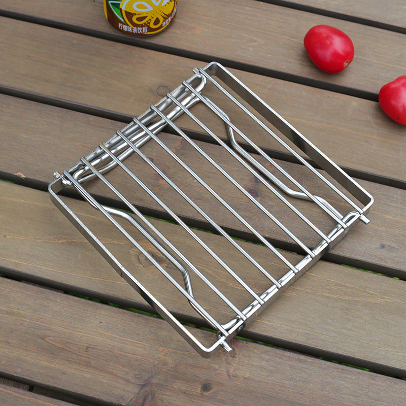 Sayohat va tashqarida ovqat pishirish uchun yig'iladigan oyoqlarga ega portativ zanglamaydigan po'latdan yasalgan gril