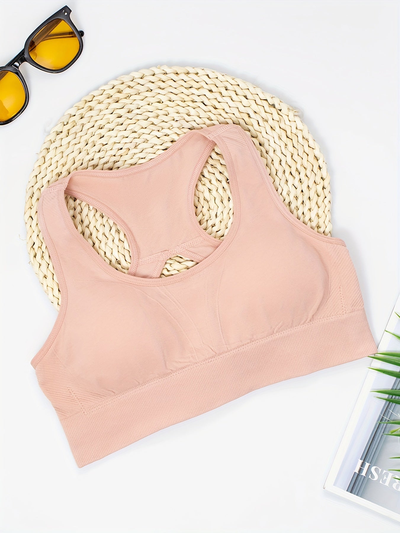 Seamless Breathable Sports Bra for Yoga and Fitness with Back Cutout