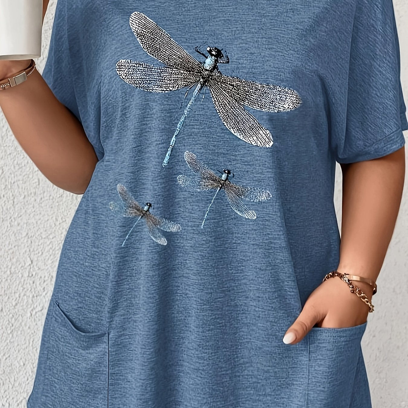 Plus Size Women's T-Shirt with Dragonfly Print Crew Neck Short Sleeves Pockets Polyester Blend