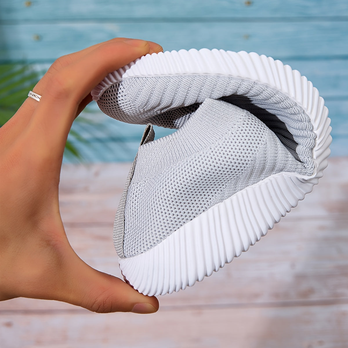 Ayollar uchun tarmoqli slip-on sport poyabzali yengil kundalik poyabzal barcha mavsumlar