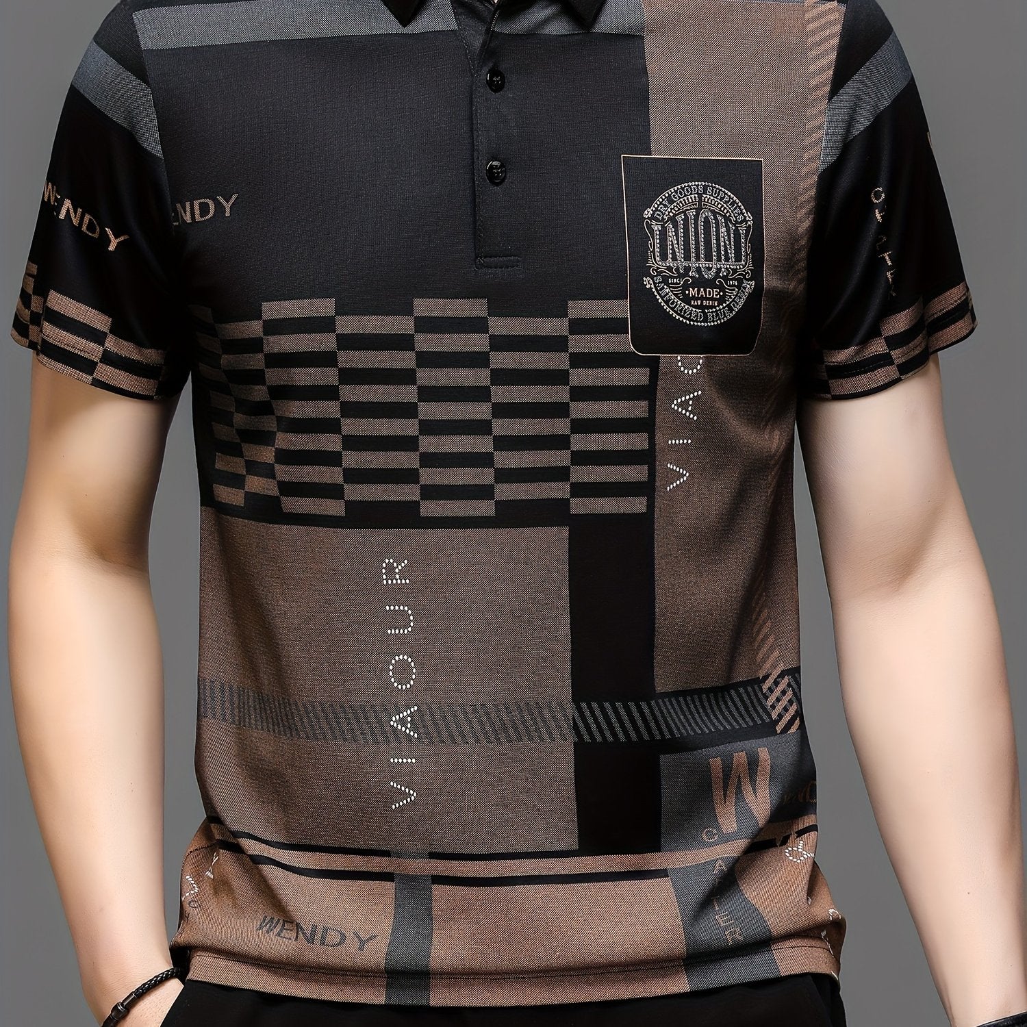 Men's Lightweight Knit Short Sleeve Shirt in Plaid and English Motif for Summer