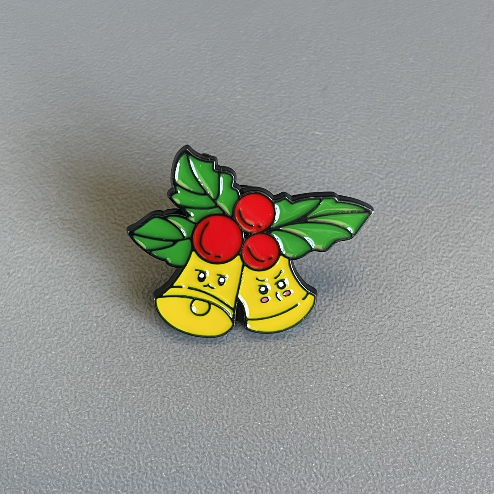 6 ta Yangi yil emal pinlari to'plami, noaniq shakldagi alloy broshlar, Santa, gingerbread va daraxt dizaynlari