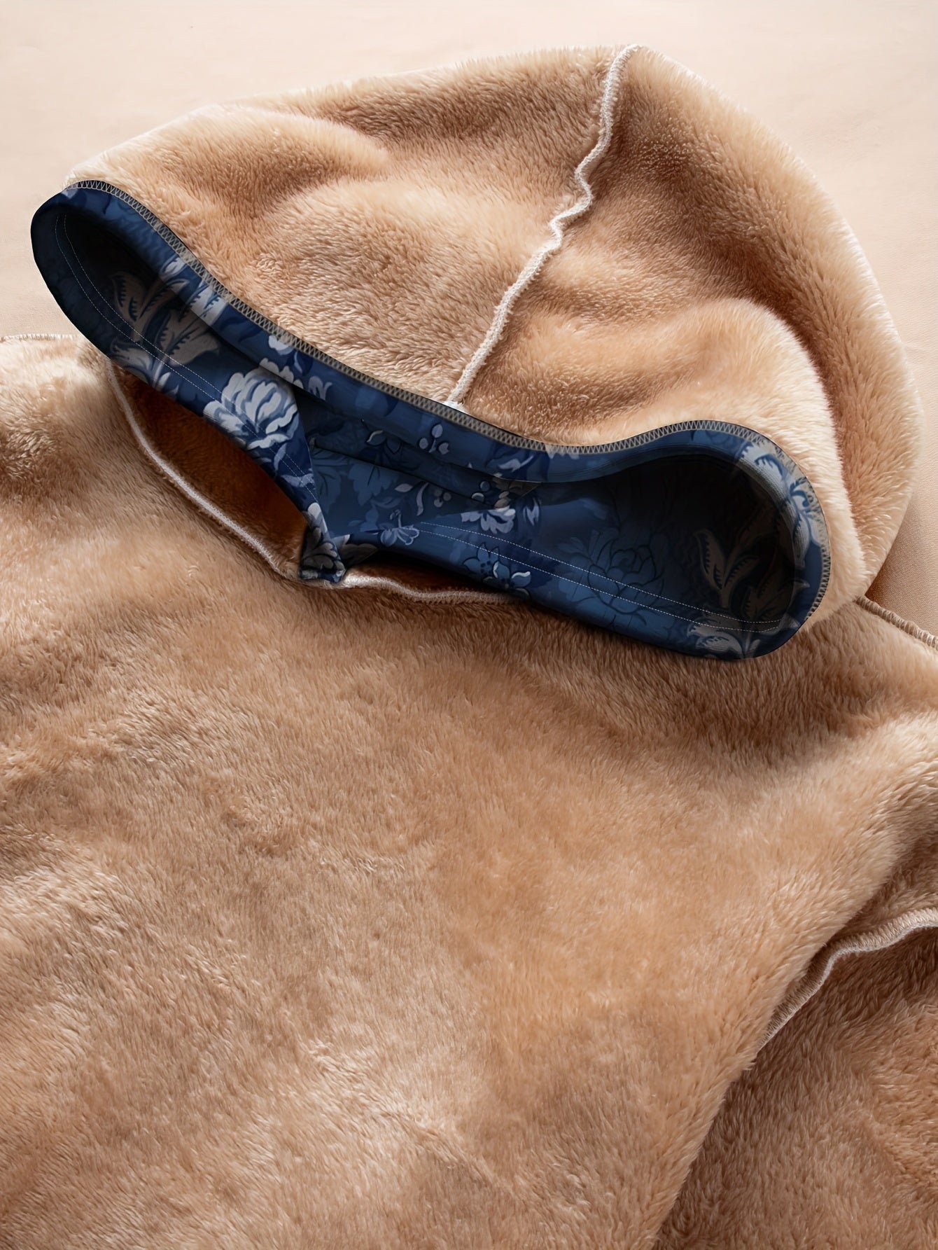 Plus o'lcham ayollar uchun fleece bilan qoplangan gulliy bosma kapüşonli uzun qolli kundalik svitshot