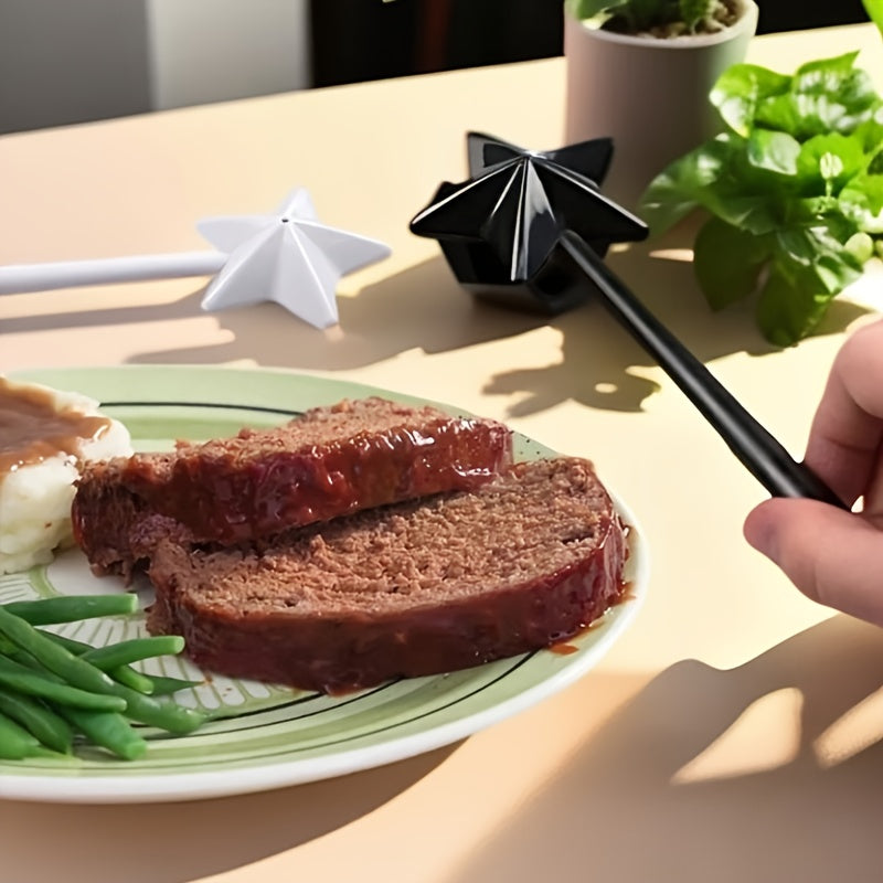 Пара многоразовых солонок и перечниц в виде волшебной палочки с отверстиями для легкого наливания. Идеально подходит для декора кухни.