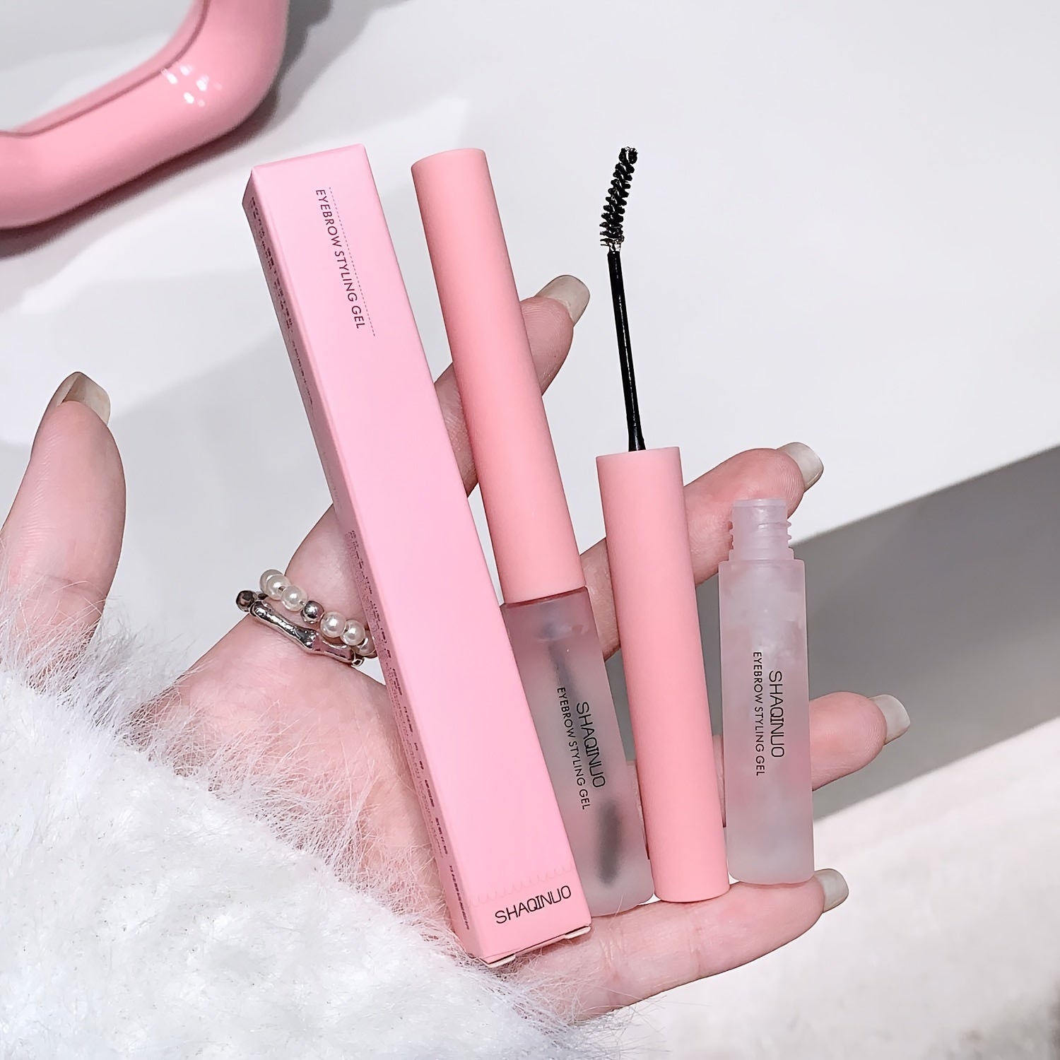 Gel de modelado de cejas 3D de larga duración con fórmula de secado rápido para una forma natural