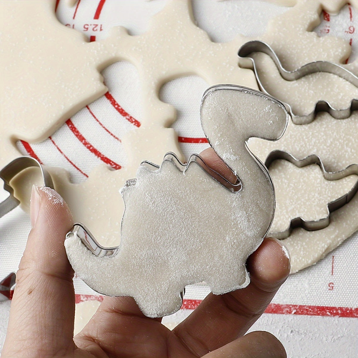 Set of 8 Dinosaur-Shaped Stainless Steel Cookie Cutters for Baking Pastries and Biscuits
