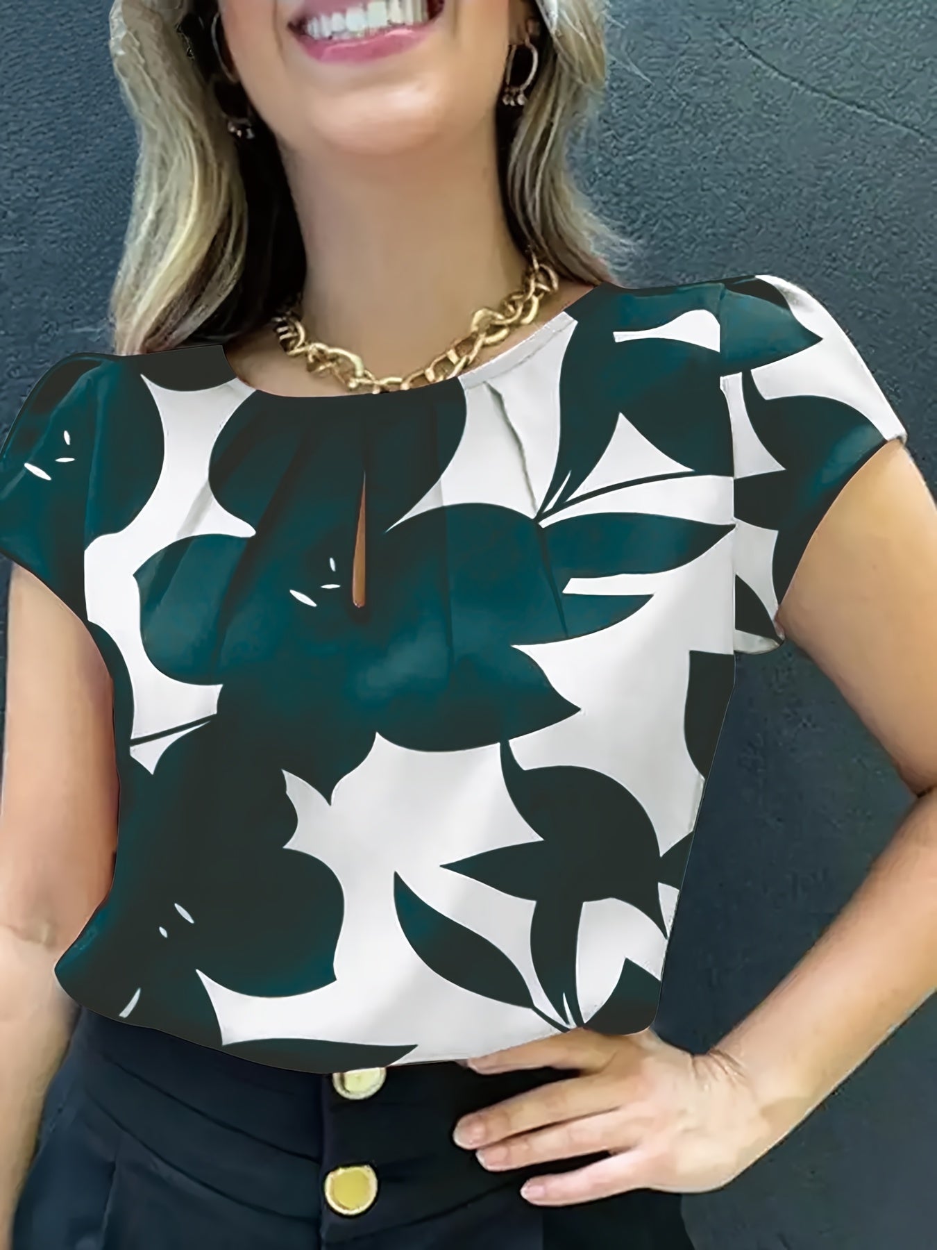 Women's Casual Floral Print Short Sleeve Shirt Polyester Crew Neck Loose Fit Summer Top