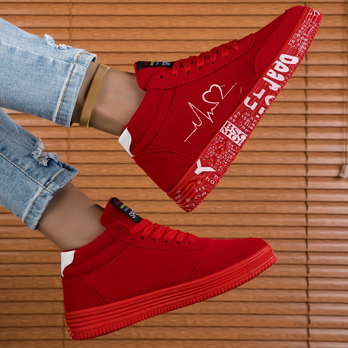 Zapatillas altas rojas para mujer con estampado de corazones y suela de EVA para uso casual